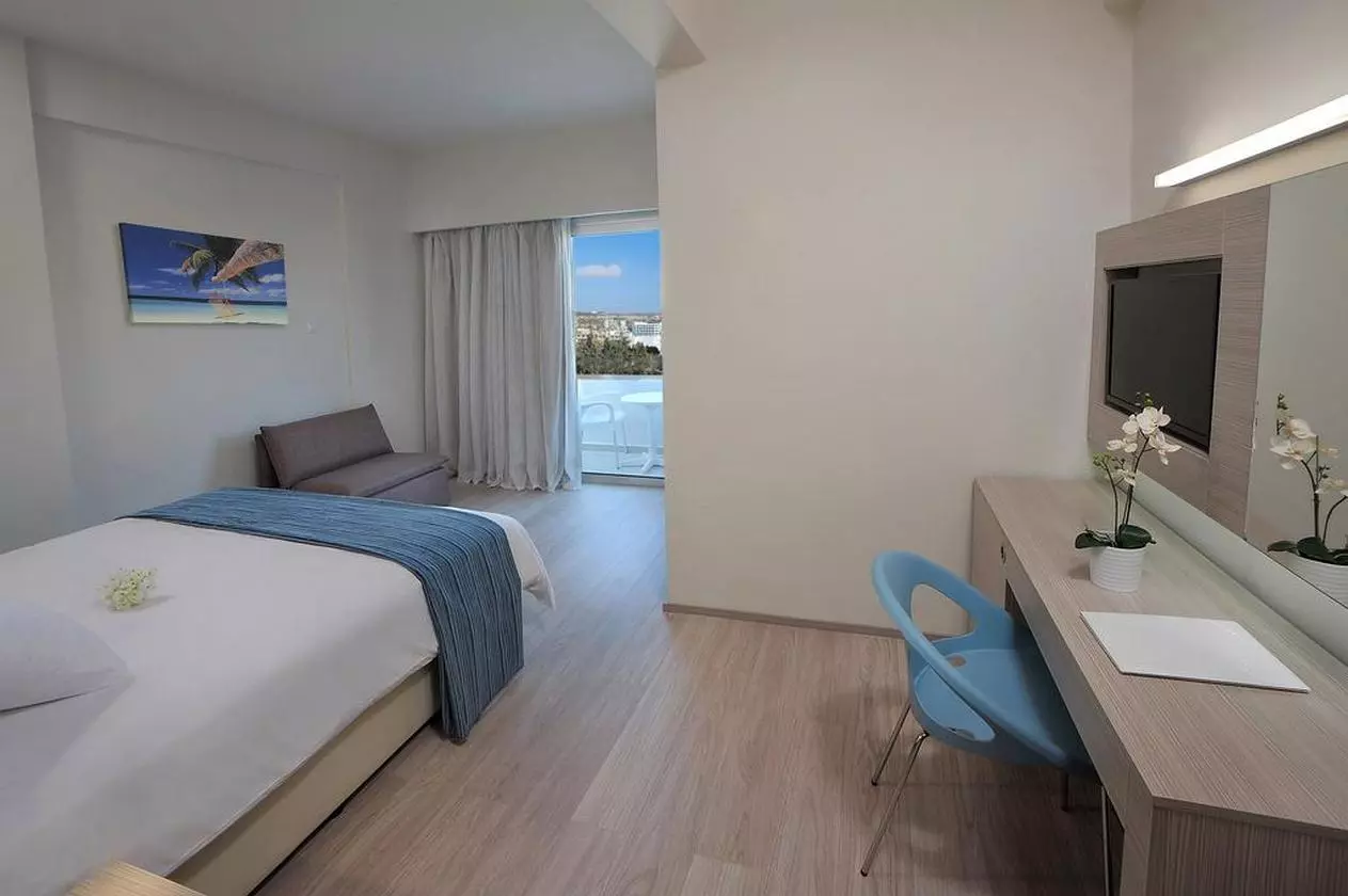 NESTOR_SHABAVIZ (6).jpg